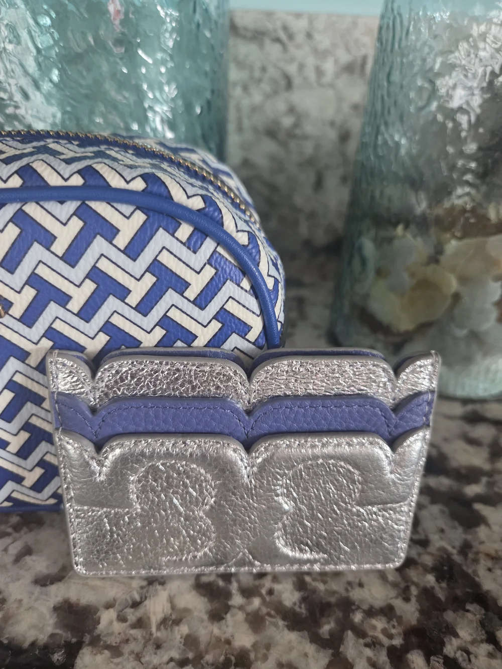 Tory Burch Blue & White Patterned Wristlet with Silver Cardholder - Picture 4 of 8